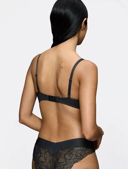 Triumph BH Body Make Up Illusion Lace Black 10219710- 004 | 32205 t/m 32207